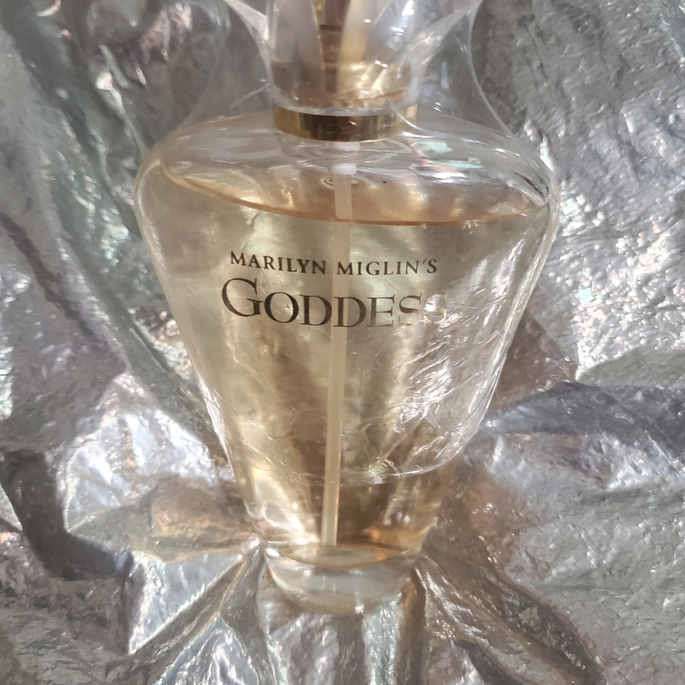 'NWT Marilyn Miglin Goddess Eau De Perfume - Gold